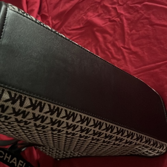 Michael Kora tote bag with tags - Picture 6 of 11